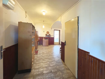 Prodej domu 280 m², Chrást