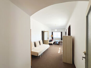 Prodej domu 280 m², Chrást