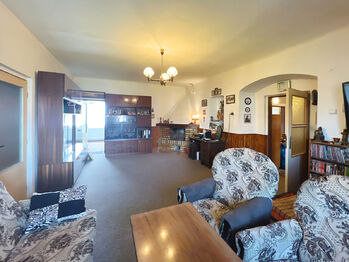 Prodej domu 280 m², Chrást