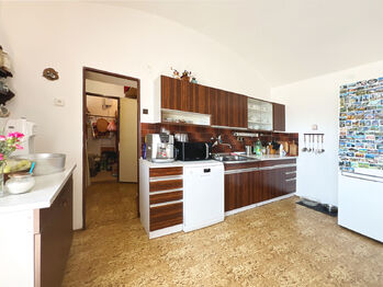 Prodej domu 280 m², Chrást