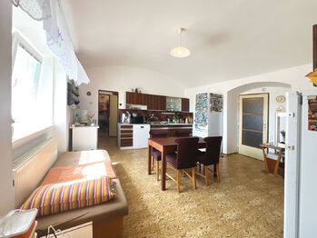 Prodej domu 280 m², Chrást