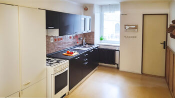 Prodej domu 280 m², Chrást