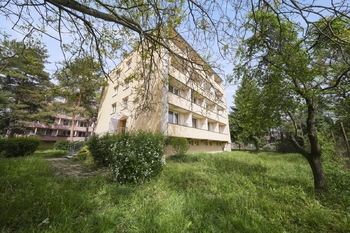 pohled na bytový dům foto 3 - Prodej bytu 2+1 v osobním vlastnictví 60 m², Brno