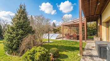 Prodej domu 220 m², Hrusice