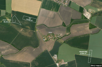 Prodej pozemku 87342 m², Chleby