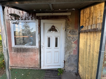 vchod - Prodej domu 70 m², Blšany