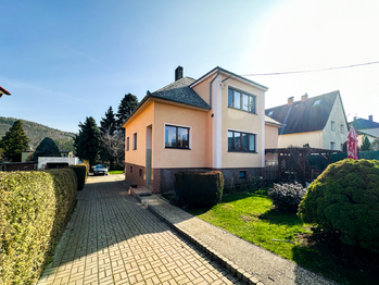 Prodej domu 300 m², Komárov