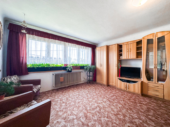 Prodej domu 300 m², Komárov