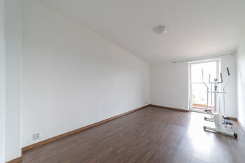pokoj - fit zóna 2.NP - Prodej domu 295 m², Mistřice