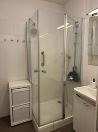 Koupelna - Pronájem bytu 2+kk v osobním vlastnictví 51 m², Dolní Břežany