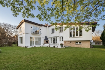 pohled ze zahrady - Prodej domu 355 m², Praha 4 - Kunratice