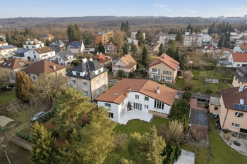 letecký pohled na dům - Prodej domu 355 m², Praha 4 - Kunratice