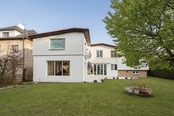 zahradní pohled - Prodej domu 355 m², Praha 4 - Kunratice