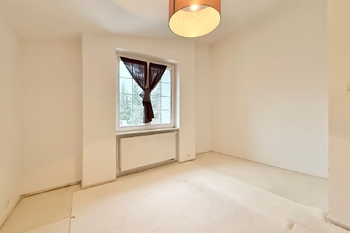 pokoj - Prodej domu 355 m², Praha 4 - Kunratice
