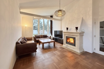 salonek v mezipatře - Prodej domu 355 m², Praha 4 - Kunratice