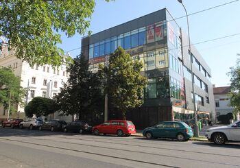 DM drogerie a pivovar - Pronájem bytu 1+kk v osobním vlastnictví 32 m², Praha 7 - Holešovice