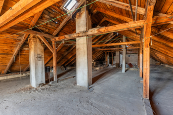 Prodej domu 194 m², Lešany