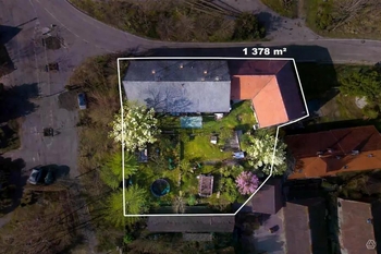 Prodej domu 192 m², Lešany