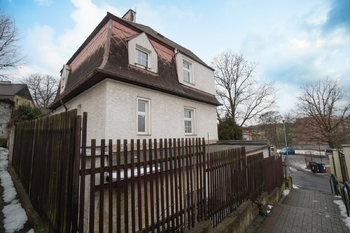 Prodej domu 155 m², Bžany