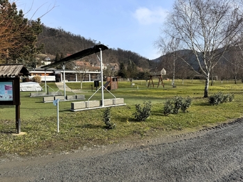 kemp u řeky - Prodej domu 290 m², Zbečno