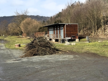 zázemí u řeky - Prodej domu 290 m², Zbečno