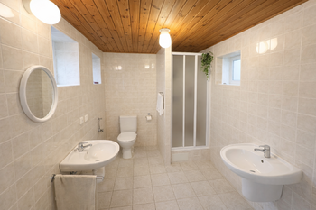 koupelna s toaletou - Prodej domu 290 m², Zbečno