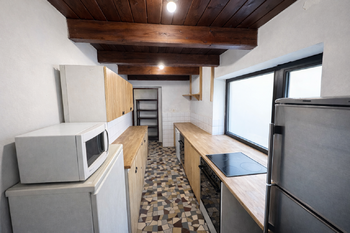 kuchyně - Prodej domu 290 m², Zbečno