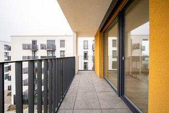 Lodžie orientovaná na jih  - Pronájem bytu 2+kk v osobním vlastnictví 59 m², České Budějovice