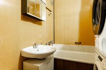 Koupelna - Prodej bytu 3+1 v osobním vlastnictví 78 m², České Budějovice