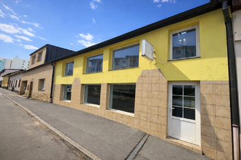 Pronájem obchodních prostor 279 m², Benešov