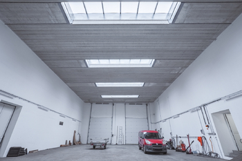 Prodej výrobních prostor 2224 m², Okříšky