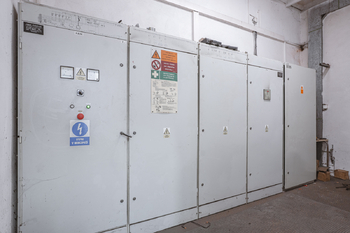 Prodej výrobních prostor 2224 m², Okříšky