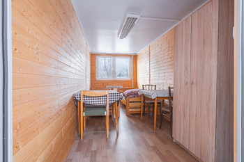 Prodej výrobních prostor 2224 m², Okříšky