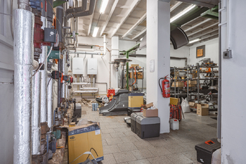 Prodej výrobních prostor 2224 m², Okříšky