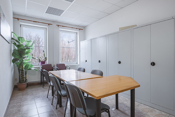 Prodej výrobních prostor 2224 m², Okříšky