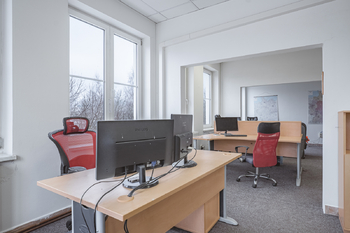 Prodej výrobních prostor 2224 m², Okříšky