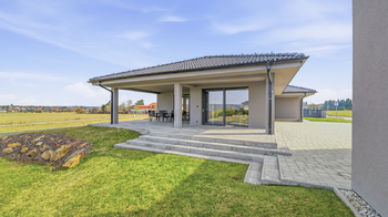 Prodej domu 210 m², Mezouň