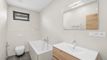 Prodej domu 210 m², Mezouň