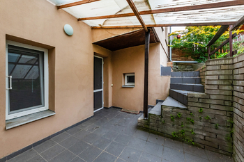 Zastřešená terasa - Prodej domu 78 m², Praha 10 - Uhříněves