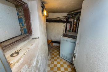 Sklep, technická místnost. - Prodej domu 78 m², Praha 10 - Uhříněves