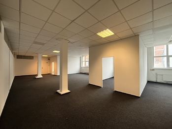 Pronájem kancelářských prostor 146 m², Zlín
