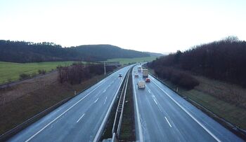 a takhle po ní můžete každý den frčet do práce ... - Prodej pozemku 714 m², Žebrák