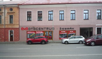 motocentrum jako místní specialitu. - Prodej pozemku 714 m², Žebrák