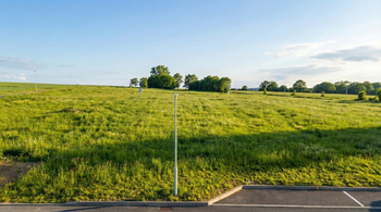 Prodej pozemku 831 m², Líšnice