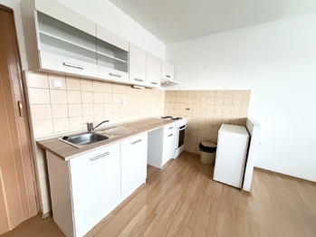 Pronájem bytu 2+kk v družstevním vlastnictví 43 m², Osek