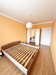 Pronájem bytu 2+kk v družstevním vlastnictví 43 m², Osek