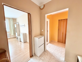Pronájem bytu 2+kk v družstevním vlastnictví 43 m², Osek