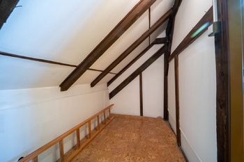 Úložné prostory v podkroví (3. NP) - Pronájem domu 142 m², Kolín