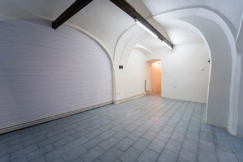 Kancelářské, obchodní nebo skladovací prostory v přízemí (1. PP) - Pronájem domu 142 m², Kolín