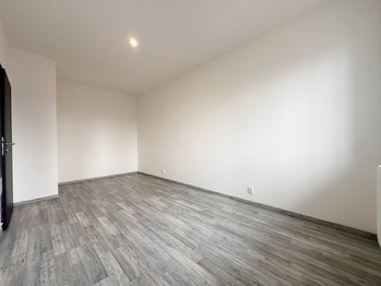 Ložnice - Pronájem bytu 2+kk v osobním vlastnictví 58 m², Milovice